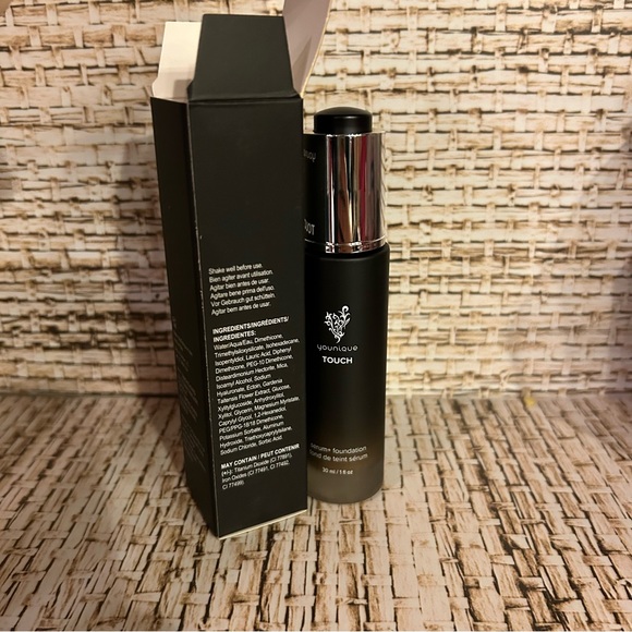 🐾Younique Linen Foundation🐾 - Picture 2 of 7